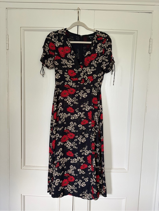 Madewell Dresses & Skirts - Madewell Navy Blue Midi Dress with Red & Cream Floral Print